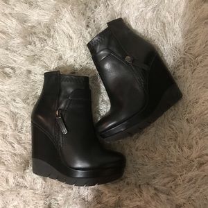 Albano 4.5 inch Black Wedges. Made in Italy. Sz 6